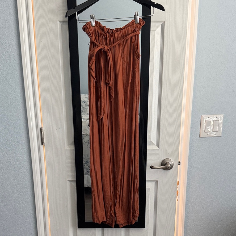AE Women's Rust pants